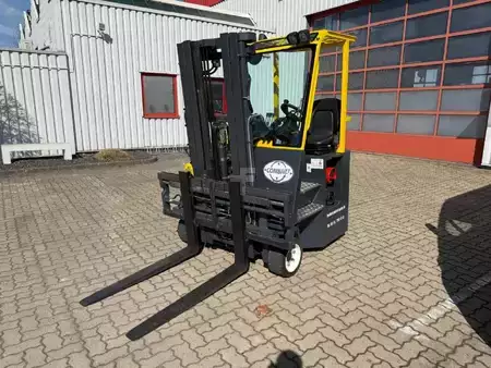 4-Vejs truck 2016  Combilift CB2500LPG (1)