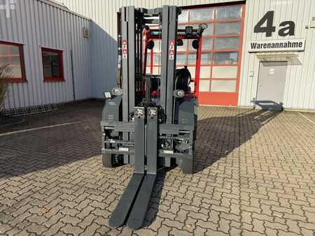Fireveistruck 2025  Combilift CBE3000 (2)