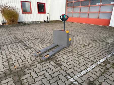 Nízkozdvižný vozík 2018  Jungheinrich EJEM13 (1)