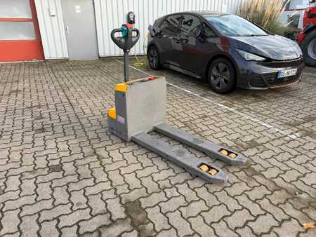 Nízkozdvižný vozík 2018  Jungheinrich EJEM13 (3)