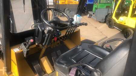 Wózki widłowe diesel 2003 CAT Lift Trucks DP100 (4)