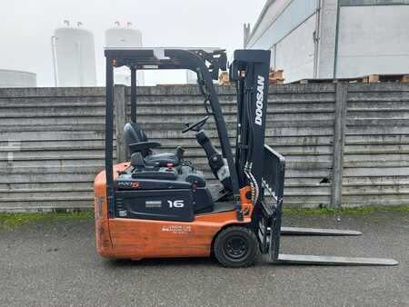 Carrelli elettrici 3 ruote 2015  Doosan B16R-5 (1)