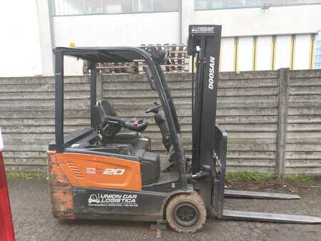 Carrelli elettrici 3 ruote 2016  Doosan B20T-7 (1)