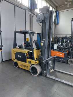 Carrelli elettrici 4 ruote 1999  CAT Lift Trucks M100D (1)