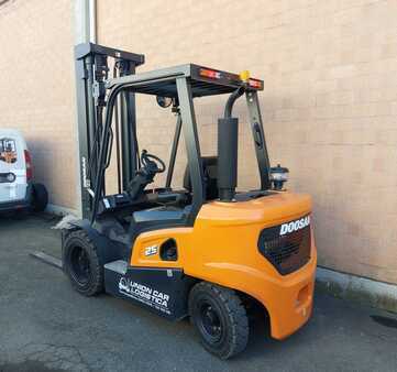 Diesel heftrucks 2022  Doosan D25NXS (4)