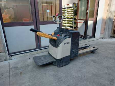 Transpaleta eléctrica 2017  Crown WP3020 (3)