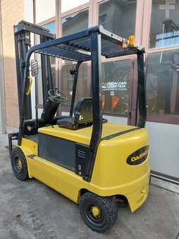 Chariots électriques à 4 roues 2004  Doosan B30X (2)