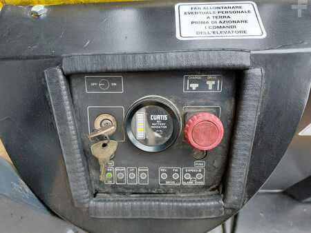 VZV s plošinou pro řidiče 2000  OM CN 16 (4)
