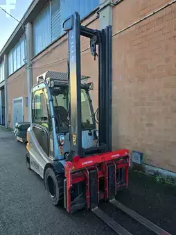 Carrelli elettrici 4 ruote  Still RX 60-45 (2)