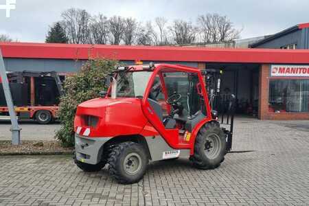 Chariots élévateurs tout terrain 2023  Manitou MC 25-4 D K ST5 S1 (2)