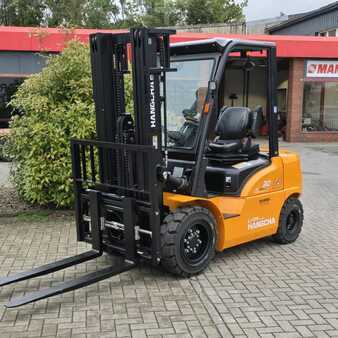 Sähkö - 4 pyör 2025  HC (Hangcha) CPD30-XEY2HA-SI (1)