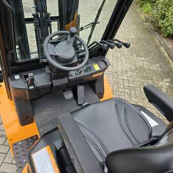 Sähkö - 4 pyör 2025  HC (Hangcha) CPD30-XEY2HA-SI (3)