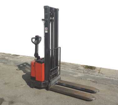 Pallet Stackers 2003  BT S10 (1) 