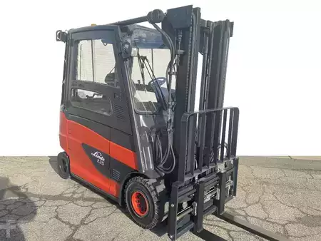 Carrelli elettrici 4 ruote 2011  Linde E 25 HL-01/600 (batteria 2021) (1)