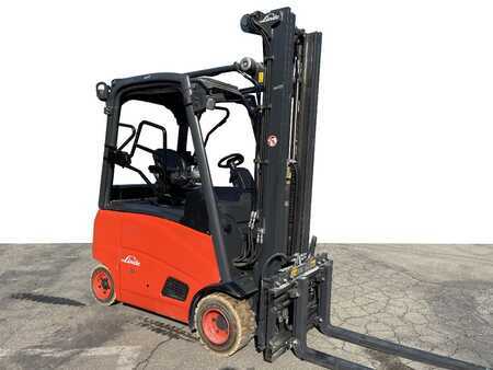 Carrelli elettrici 4 ruote 2012  Linde E 20 PH/386 (batt. 2017) (1)