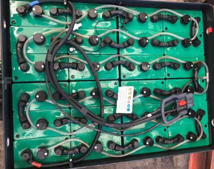 Carrelli elettrici 4 ruote 2012  Linde E 20 PH/386 (batt. 2017) (5)