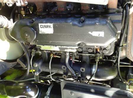 Chariot élévateur diesel 1991  Clark DPM 30 (5)