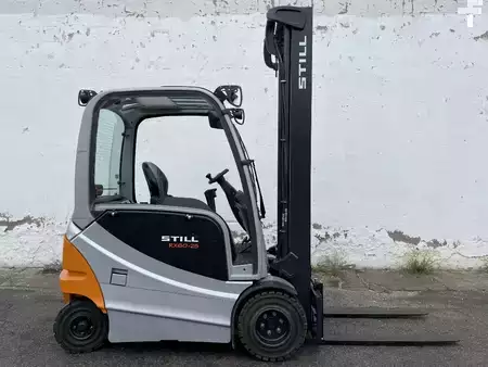 Carrelli elettrici 4 ruote 2017  Still RX 60-25 (batt. 2020) (2)