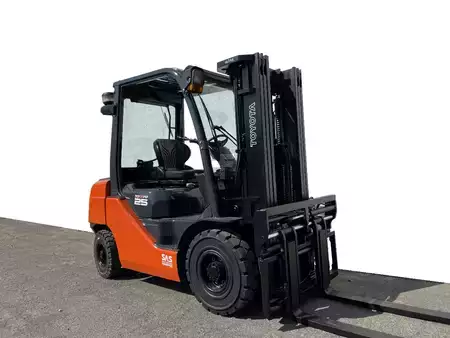 Carretilla elevadora diésel 2019  Toyota 02-8 FDF 25 (1600 ore) (1)