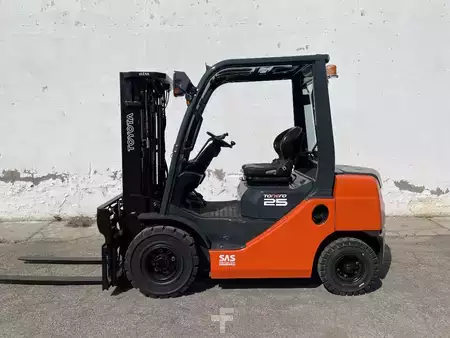 Carretilla elevadora diésel 2019  Toyota 02-8 FDF 25 (1600 ore) (2)