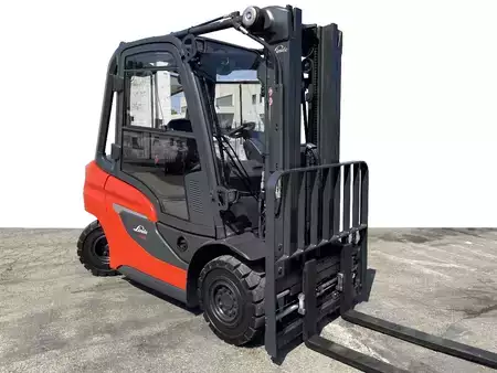 Chariots élévateurs diesel 2022  Linde H 25 D-01/1202 (1)