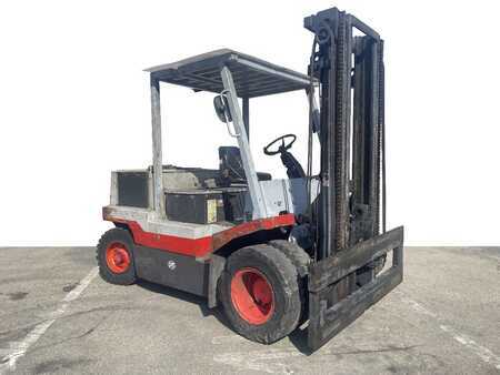 Carrelli elettrici 4 ruote 1996  OM E 80 N (1)