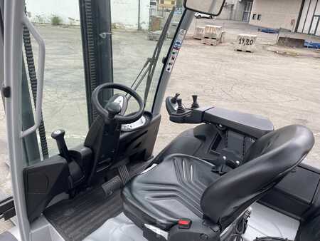 Carrelli elettrici 4 ruote 2019  Still RX 60-35 (180 ore di lavoro) (4)