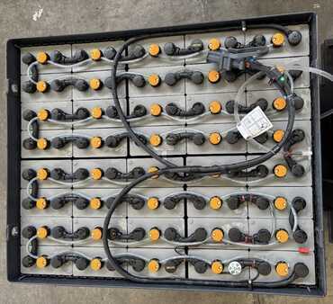 Carrelli elettrici 4 ruote 2019  Still RX 60-35 (180 ore di lavoro) (5)