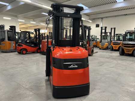 Vertical order pickers 2016  Linde V 10 (batt. 2019) (2)