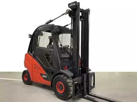 Chariots élévateurs diesel 2015  Linde H 30 D-02 (1)