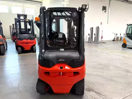 Carrelli elettrici 4 ruote 2021  Linde E 30 L-01 (500 ore di lavoro) (3)