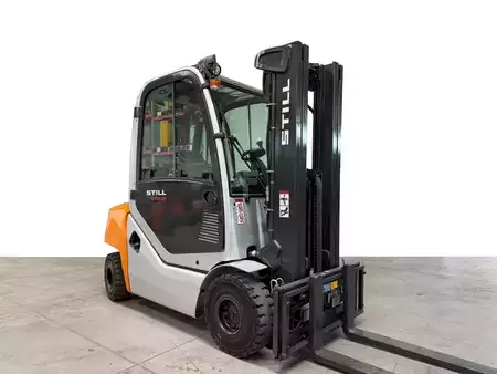 Carrelli elevatori diesel 2019  Still RX 70-25 (800 ore) (1)