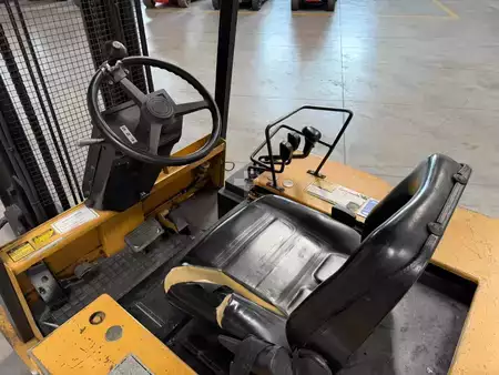 Elektryczne 4-kołowe - CAT Lift Trucks F 50 D (batteria 80% - 2022) (4)
