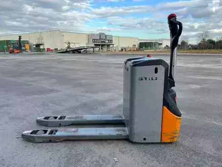 Porta-paletes elétrico 2017  Still ECU 16 (2)