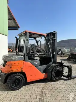 Wózki widłowe diesel 2015  Toyota 40-8FD35N (1)