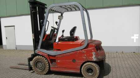 4-wiel elektrische heftrucks 2005  BT CBE40 (4)