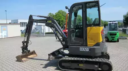 Sonstige 2021  [div] ECR25D (1)