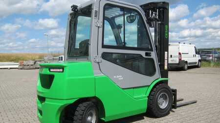 Chariots élévateurs diesel 2023 Cesab M325DV (1)