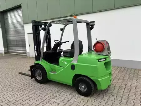 Treibgasstapler  Cesab M330 (5)