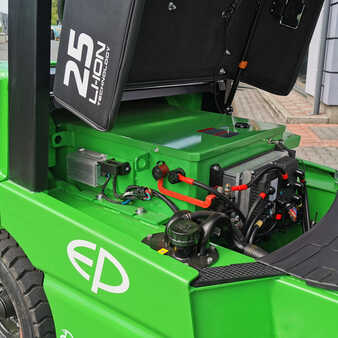 Electric - 4 wheels 2023  EP Equipment EFL252  Li-Ion ,  side shift (5) 