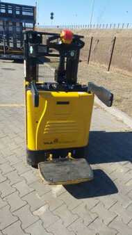 Stackers Stand-on 2011  Yale MP20XD (3)