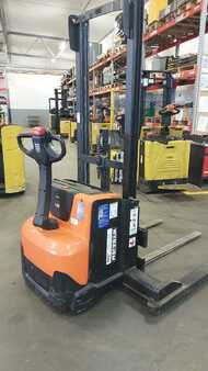 Pallet Stackers 2009  Toyota 8SM12S (2)