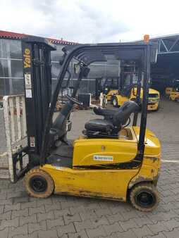 4-wiel elektrische heftrucks 2011 Yale ERP16VF (2)
