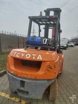LPG heftrucks 2006 Toyota 02-7FG45 (2)