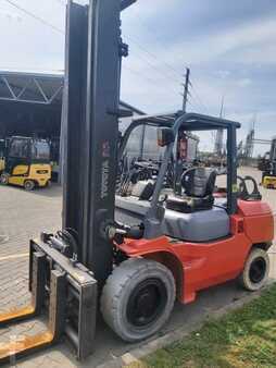 LPG heftrucks 2011 Toyota 02-7FG45 (4)