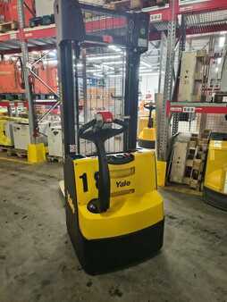 Ruční vysokozdvižný vozík 2018  Yale MS12 (3)