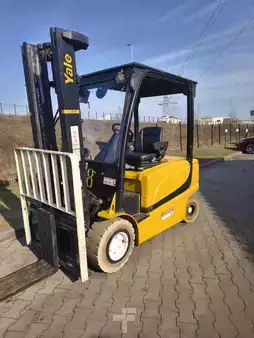 Eléctrico - 4 rodas 2011  Yale ERP35VL (2)