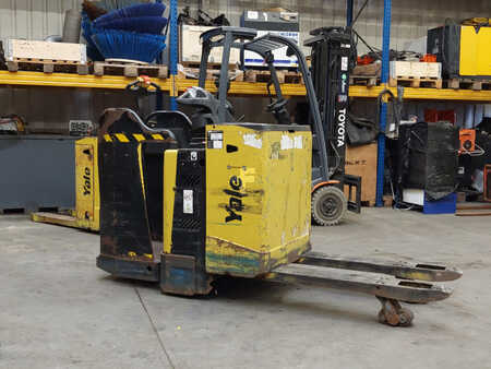 Niederhubwagen 2012  Yale MP20X FBW (7)