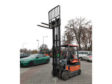 Elektro čtyřkolový VZV 2007  Toyota 7FBMF25 (6)