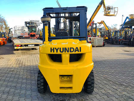Diesel heftrucks 2012  Hyundai 45DS-7E (4)